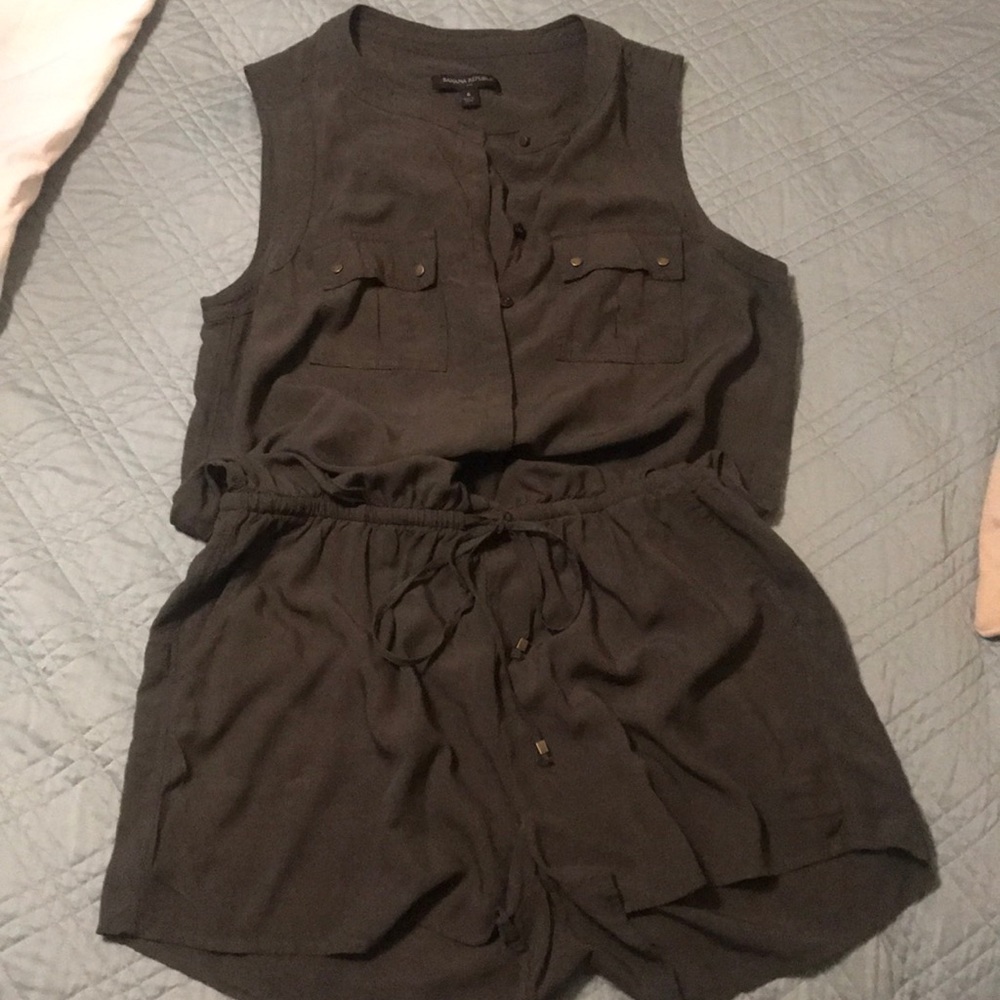 Olive green Banana Republic Romper